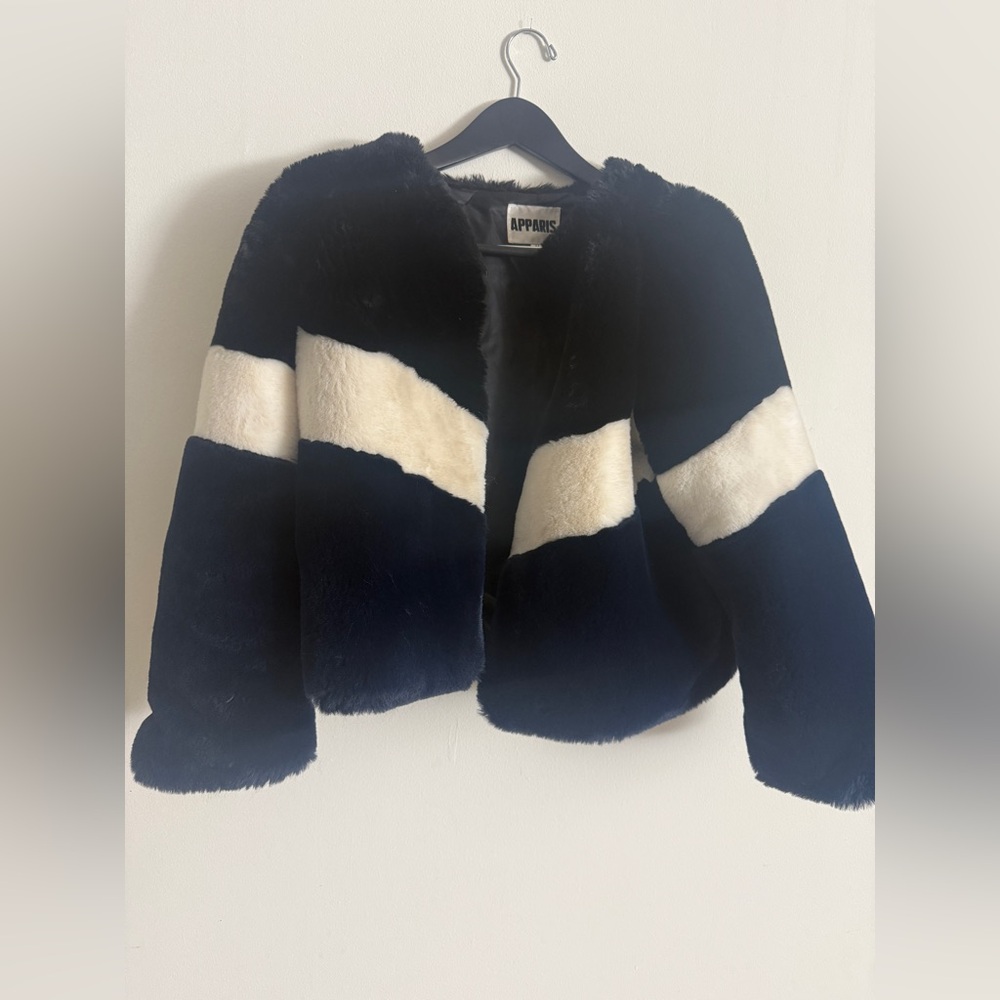 Apparis Elegant Black Faux Fur Jacket